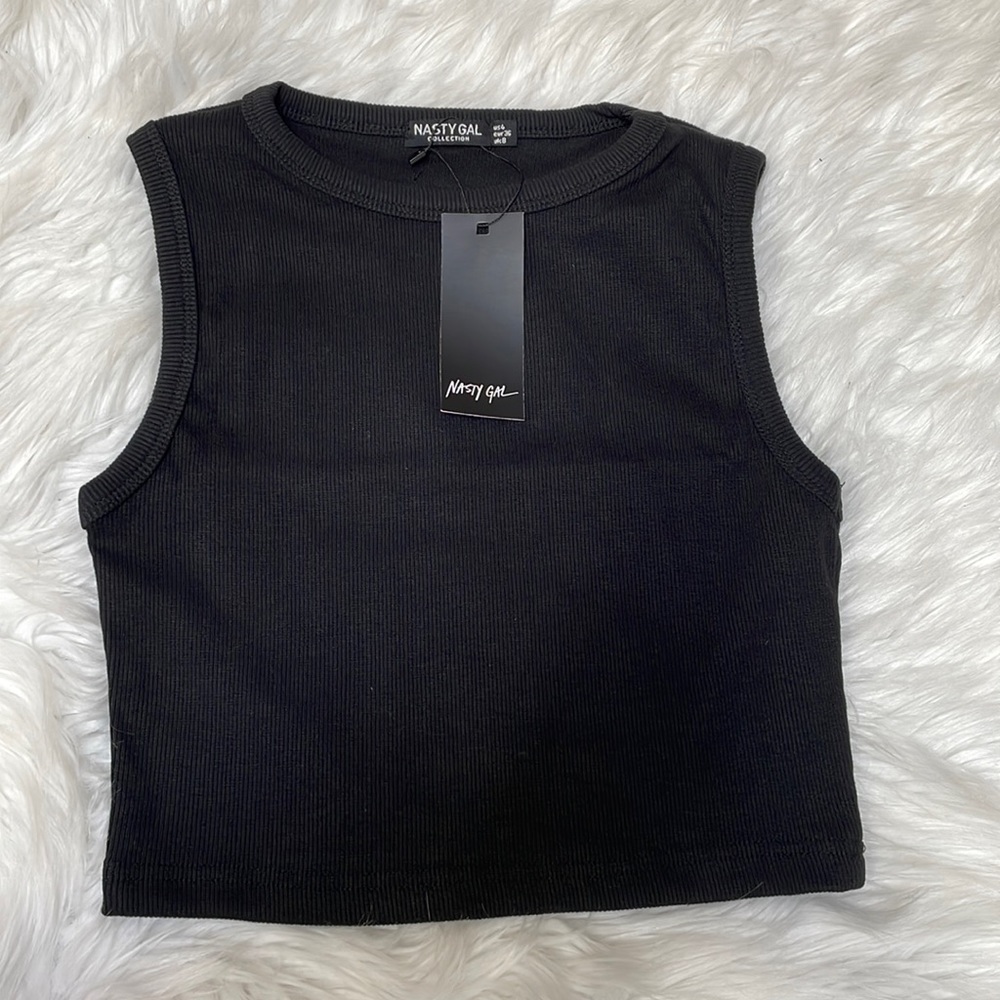 Black ribbed crop tank✨